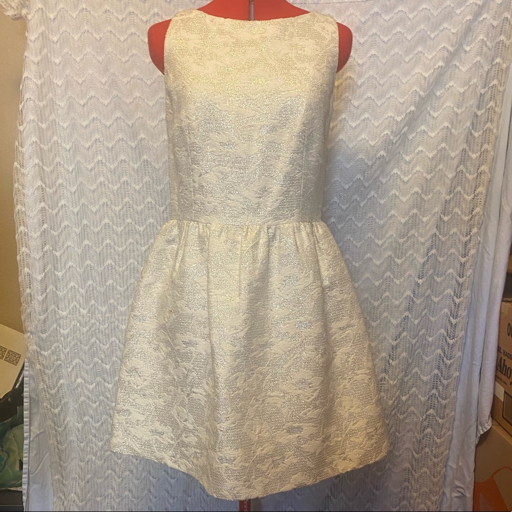 Alice + Olivia size 6 dress backless